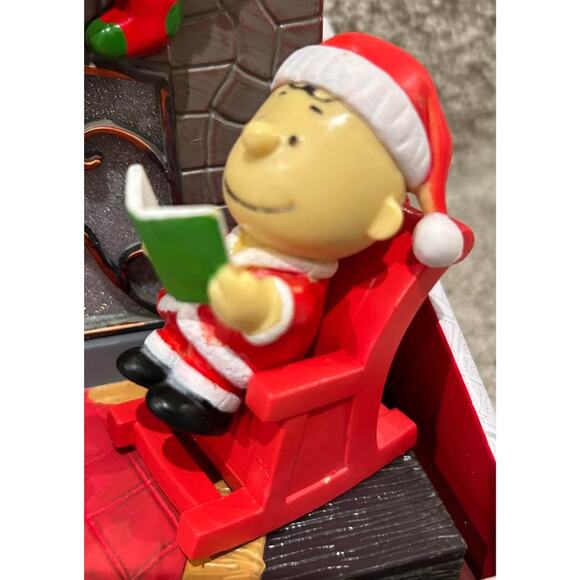 Peanuts Light Up Musical Table Piece - Fireside - Picture 4 of 6